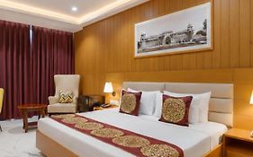 Bellmount Villa Near Aerocity & Airport - Free Airport Pick Up And Drop